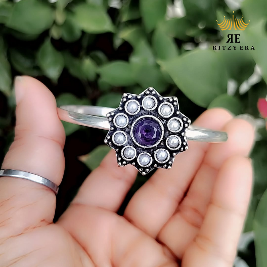 Boho Brass Bracelet – Midnight Pearl Bloom